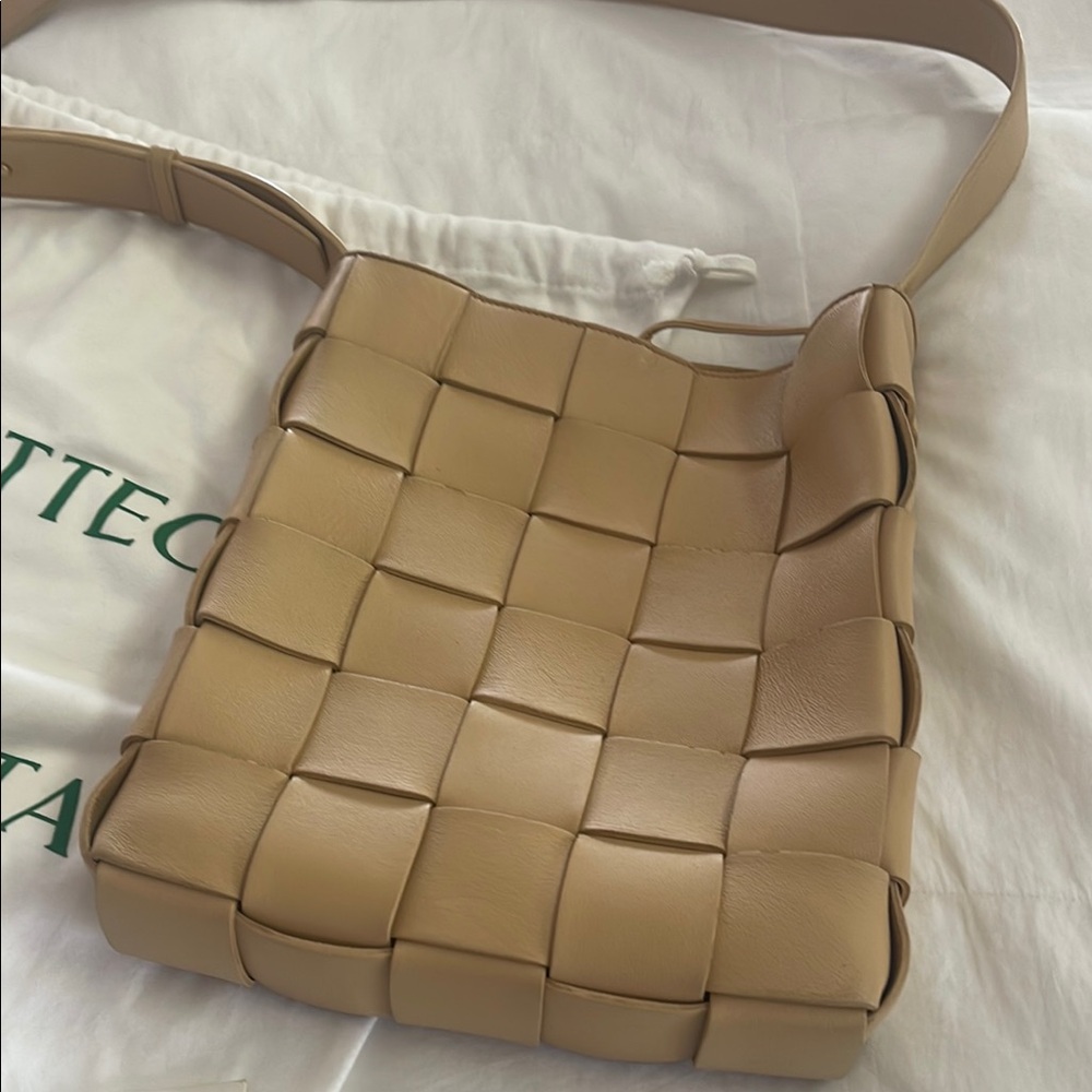 Bottega Veneta Intrecciato Woven Leather Crossbody in Tan